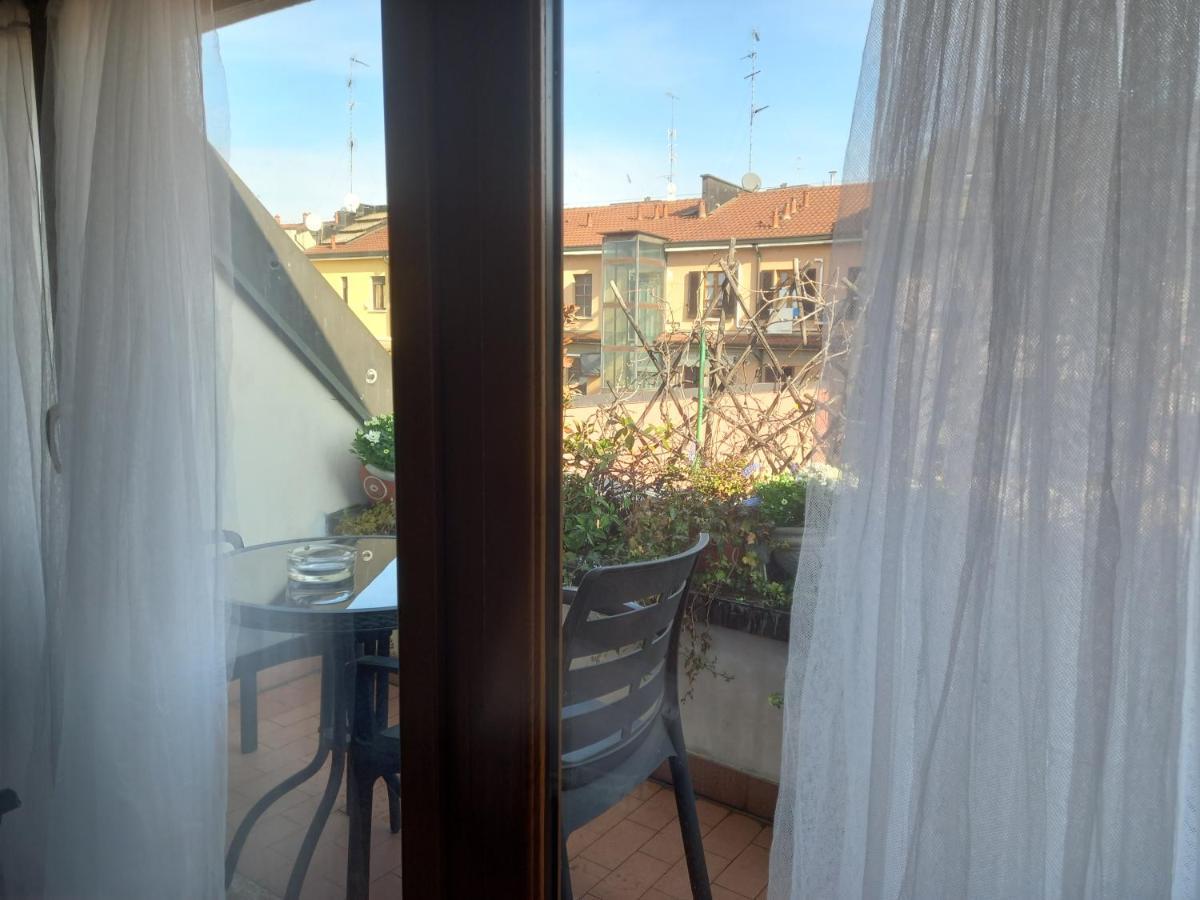 The Boheme Vintage Junior Suite ---- Cozy & Quiet & Comfortable With Private Bathroom & Fully Equipped Kitchenette & Cozy Balcony - Lift To 4Th Floor - Metro' Verde -Green Subway Porta Genova Milão Exterior foto